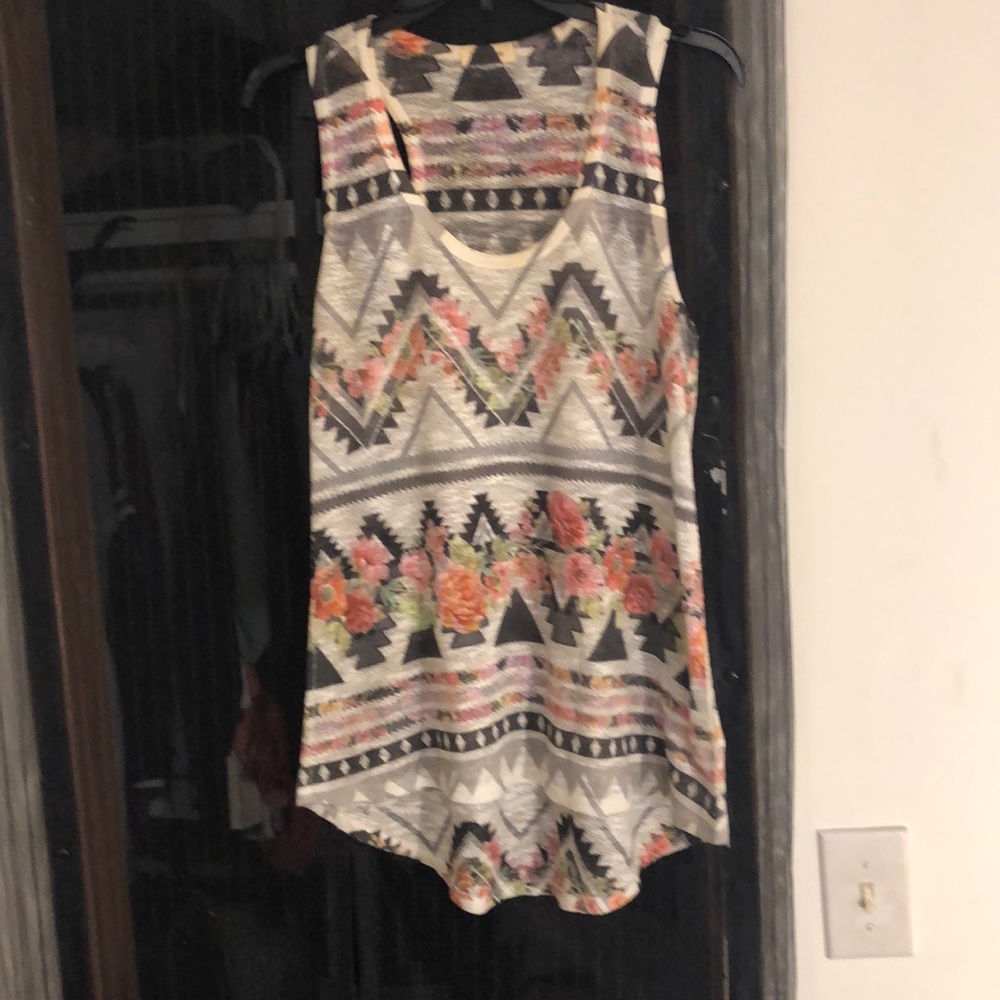 XL tank w/floral & geometric print